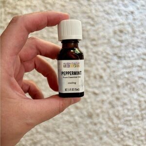 FREE in a bundle Peppermint essential oil .5 fl oz